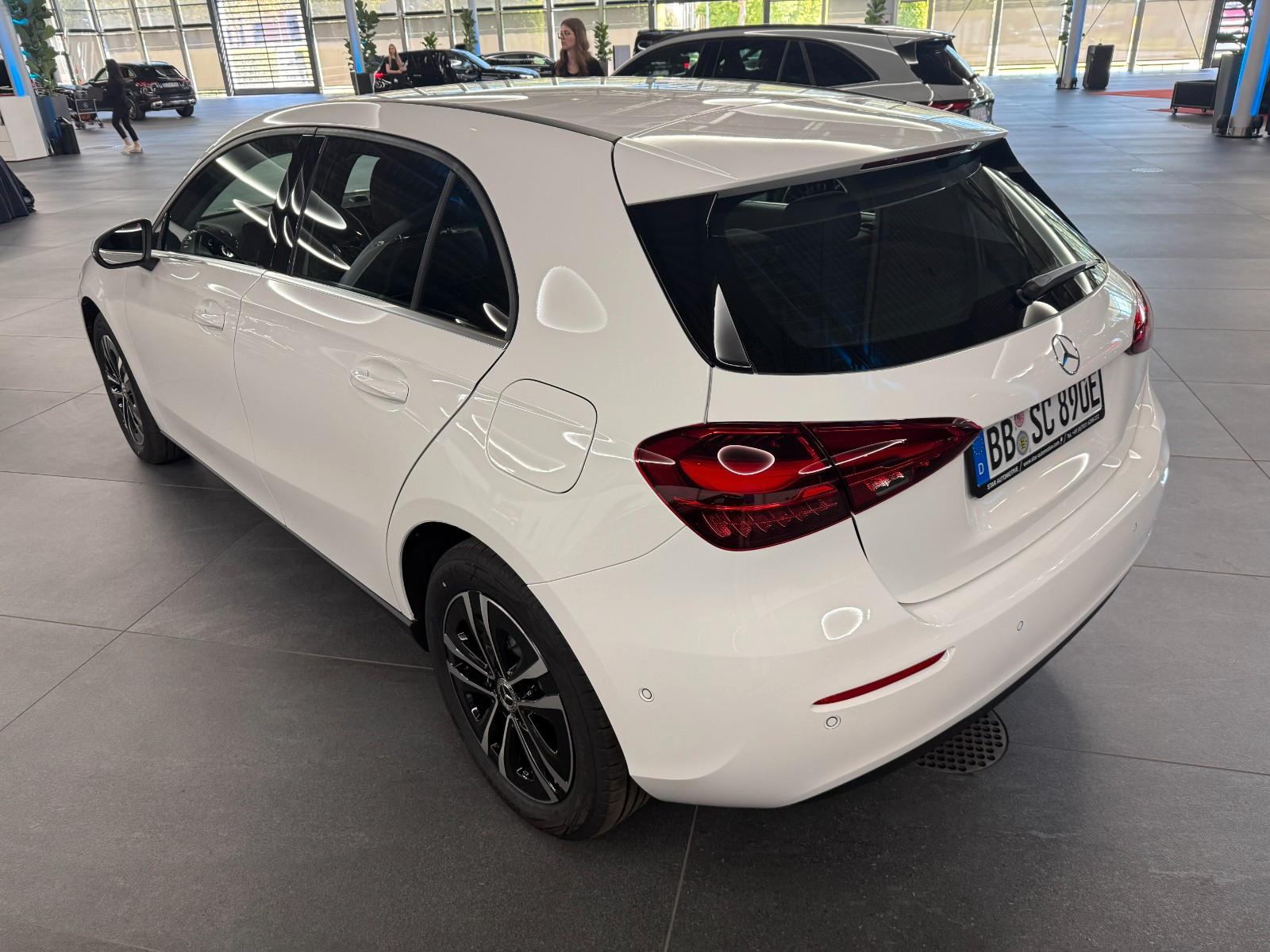 Mercedes-Benz A 250e + Park Paket + Spiegel Paket