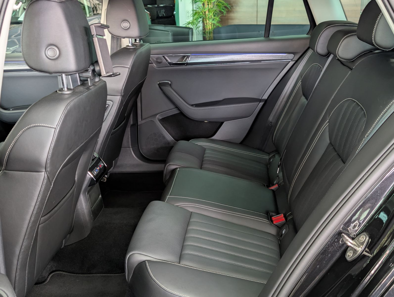 Fahrzeugabbildung SKODA Superb Premium Edition 2.0 TDI ACC VIRT MASSAGE