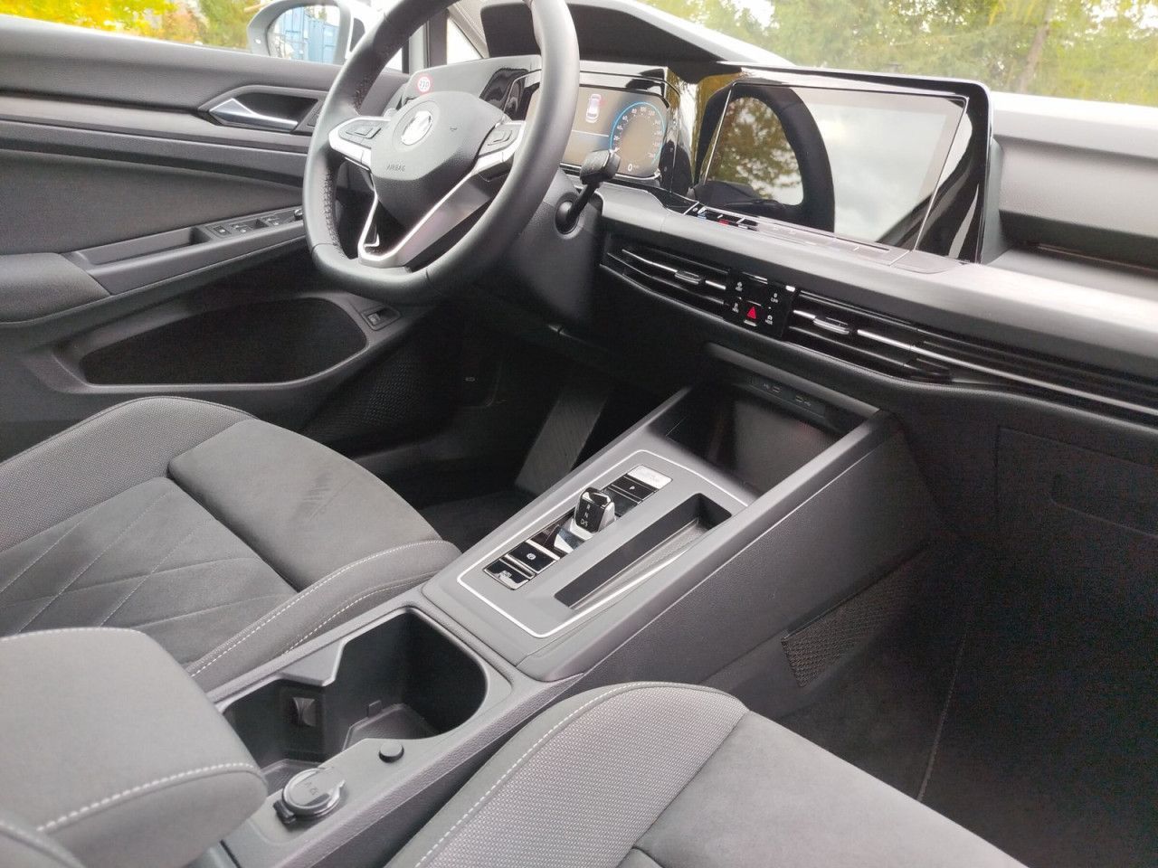 Fahrzeugabbildung Volkswagen Golf Style 1.4 TSI eHybrid 150 kw 6-Gang DSG