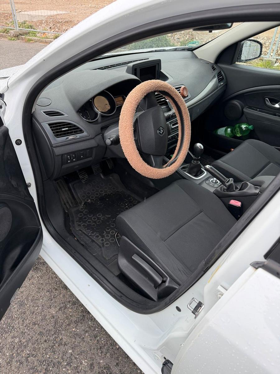 Renault Megane 2011 — photo 8