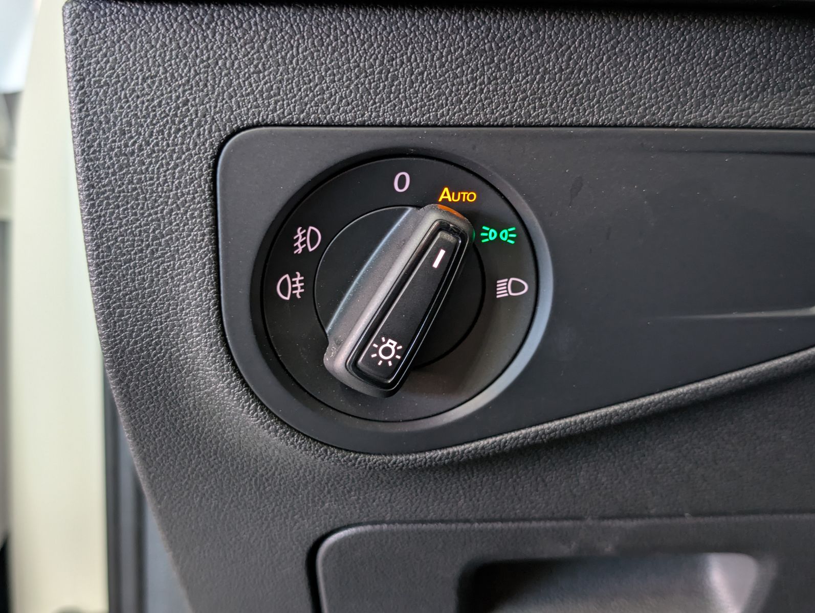 Fahrzeugabbildung SEAT Tarraco FR AHK PANO ACC VIRT APP MEMO BEATS StHz