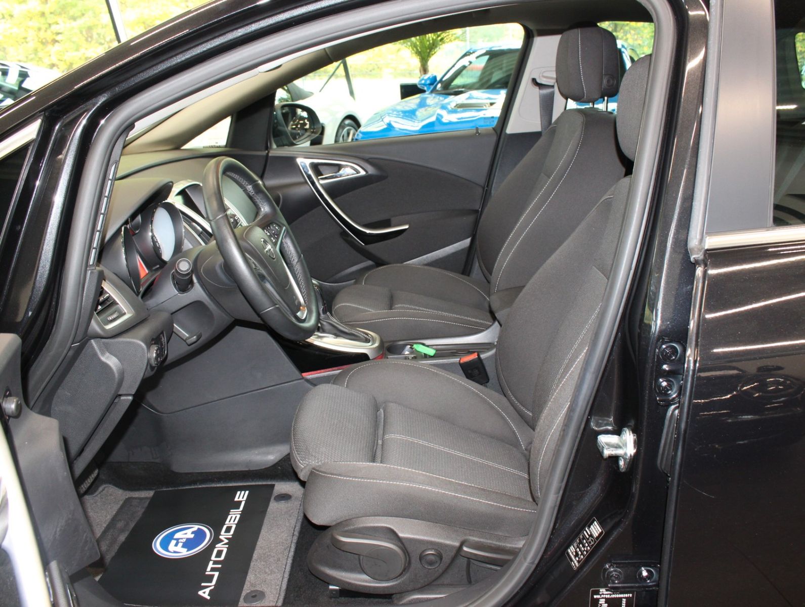 Fahrzeugabbildung Opel Astra 1.6 Edition Sport*Navi*Bi-Xenon*PDC