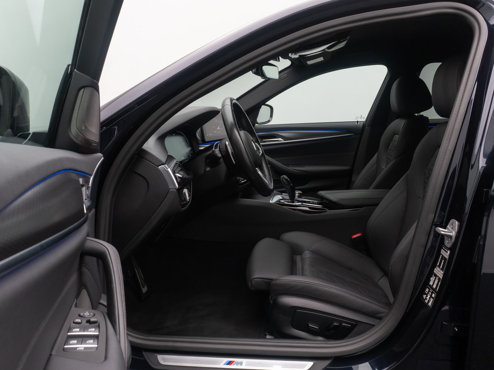 Fahrzeugabbildung BMW 540i xD M Sport H/K Kamera HUD DAB Standhzng AHK