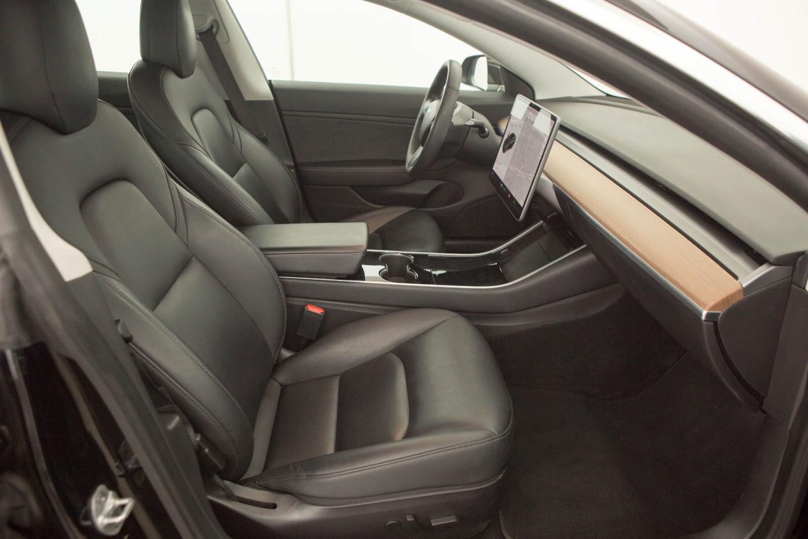 TESLA MODEL 3 PERFORMANCE 483CH - 1ERE MAIN - HAYON ÉLECTRIQUE - TOIT PANORAMIQUE