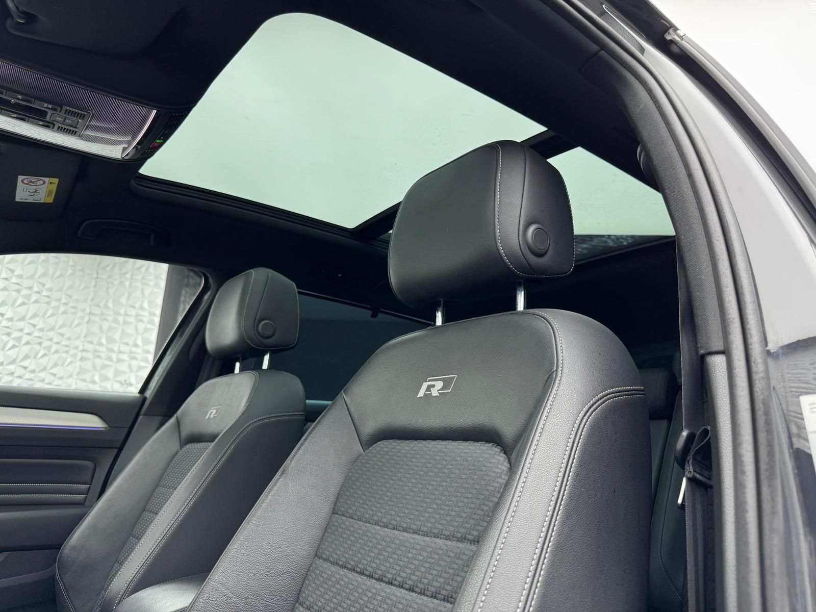 Fahrzeugabbildung Volkswagen PASSAT 2.0 TDI R-LINE/4MOTION/AHK/PANO/360°/ACC