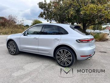Porsche Macan - 1