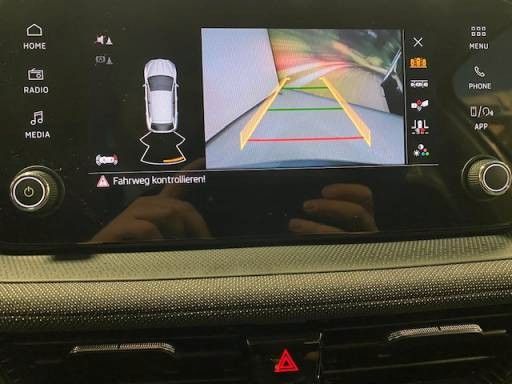 Fahrzeugabbildung SKODA Fabia 1.0 TSI DSG Selection+SmartLink+KAMERA+ALU