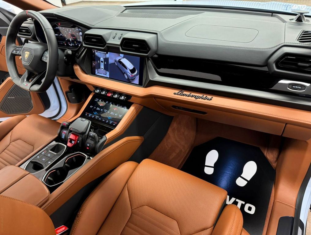 LAMBORGHINI Urus 2026