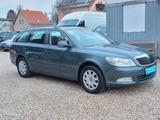 Skoda Octavia 1.4 TSI DSG Combi*Autom.*PDC*SchiebeDach - Skoda Octavia aus 2011: Kombi