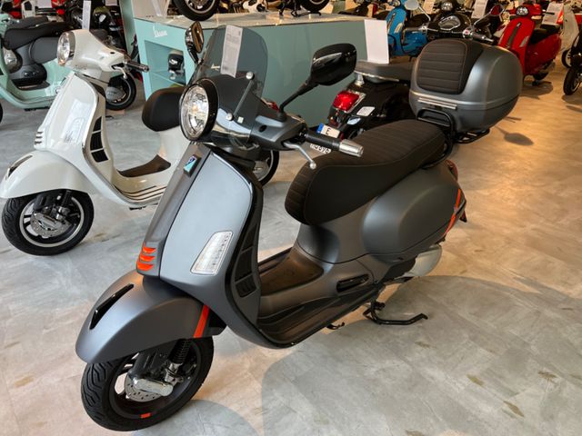 Vespa GTS 300 SUPER SPORT  nur 2100 km gelaufen