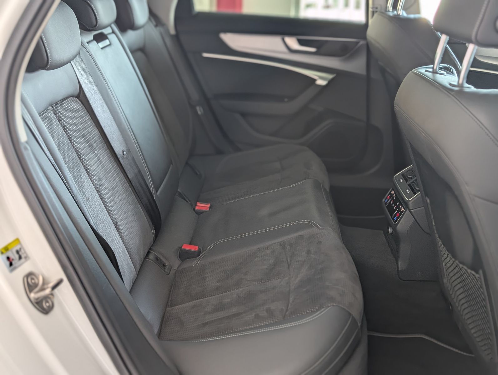 Fahrzeugabbildung Audi A6 55 TFSI e quat 3x S-Line MATRIX PANO 4xKlima