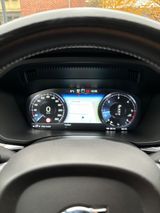 Volvo XC60 D5 AWD R Design-HEADUP-PANO- 360CAM etc - Volvo in Oberhausen
