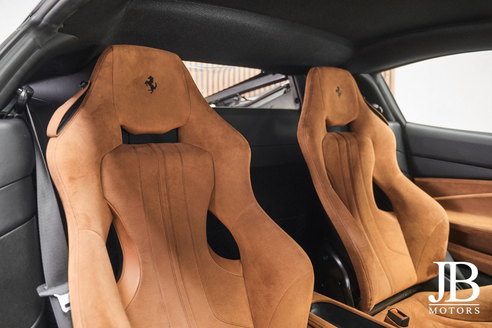Fahrzeugabbildung Ferrari F8 Tributo Carbon Lift Racing Seat CarPlay