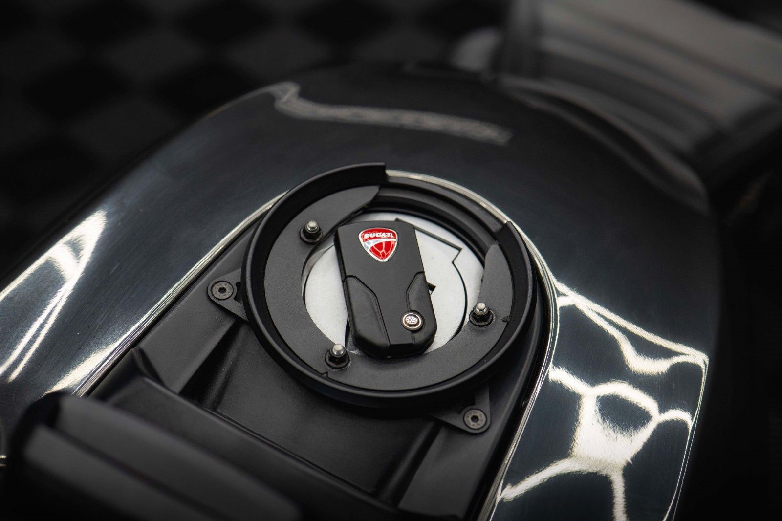 Fahrzeugabbildung Ducati Ducati Diavel 1200 Carbon Testastretta 11°