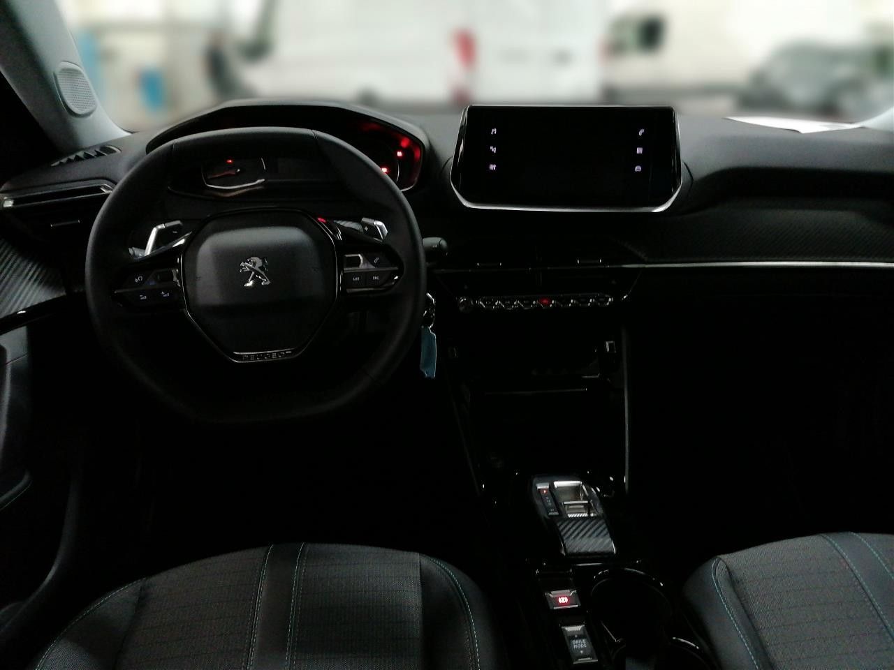 Fahrzeugabbildung Peugeot 2008 1.2T ALLURE AT NAVI/LED/KAMERA/SHZ/VIRT.