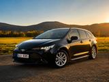 Toyota Corolla 1,8 Hybrid Black & White Black & White