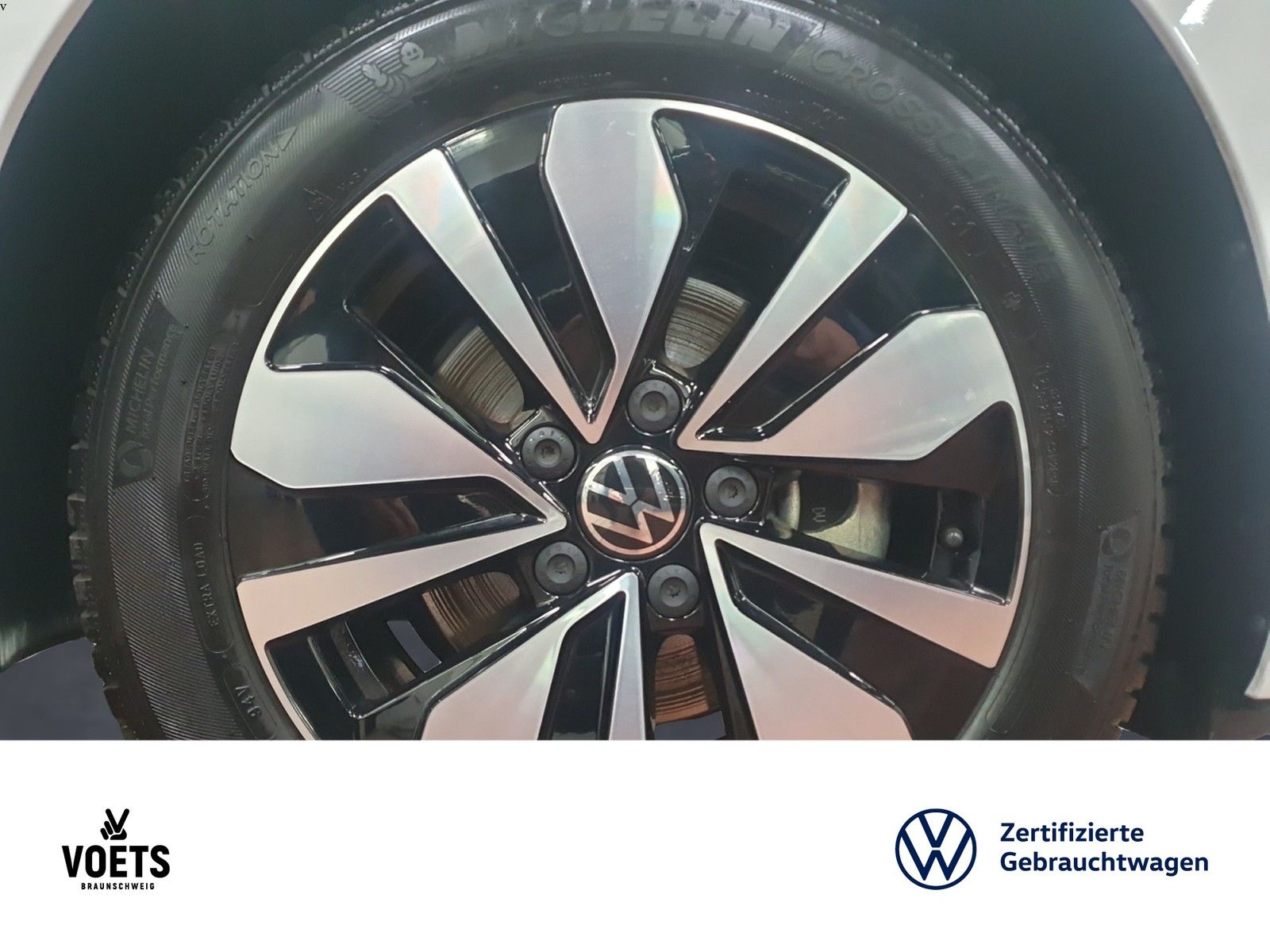 Volkswagen Golf VIII Goal 1.5 eTSI DSG LED+RearView+ACC foto 6