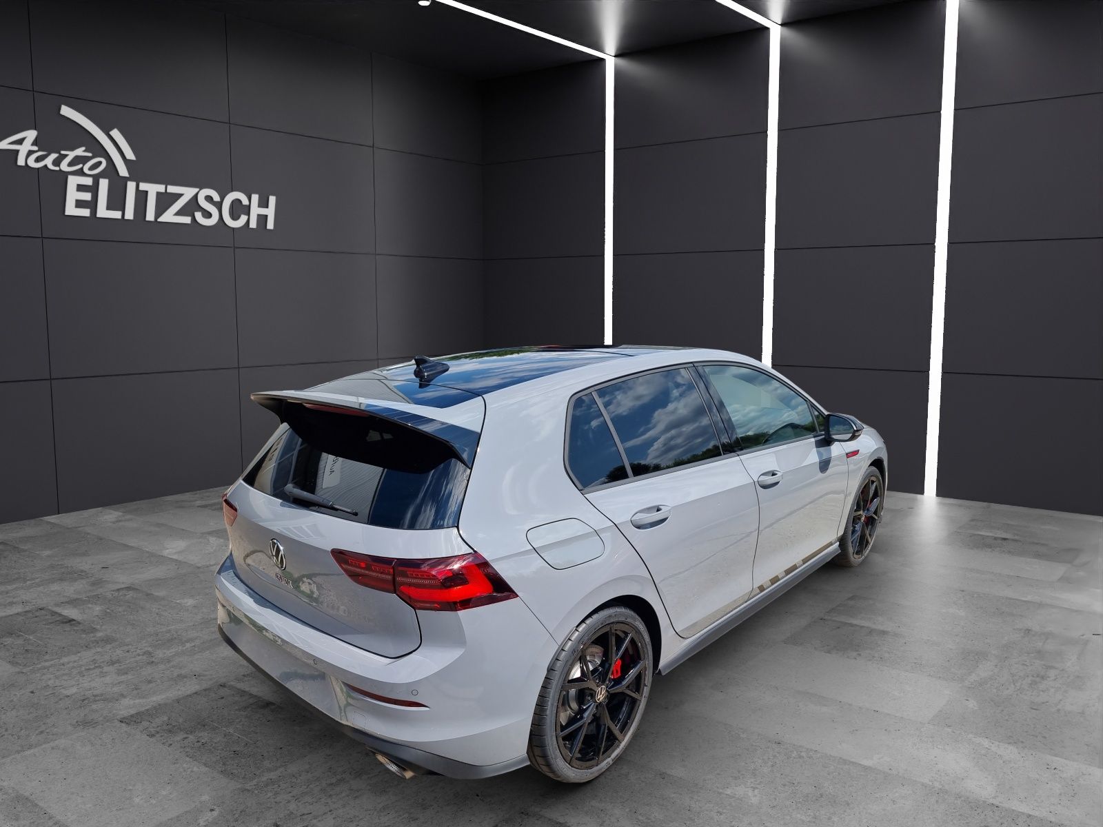 Fahrzeugabbildung Volkswagen Golf VIII GTI Clubsport Akrapovic Matrix Navi Pa