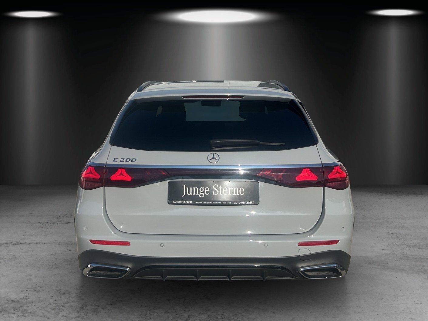 Fahrzeugabbildung Mercedes-Benz E200 T AMG Advan+ SUPERSCREEN LederPkt AHK Night