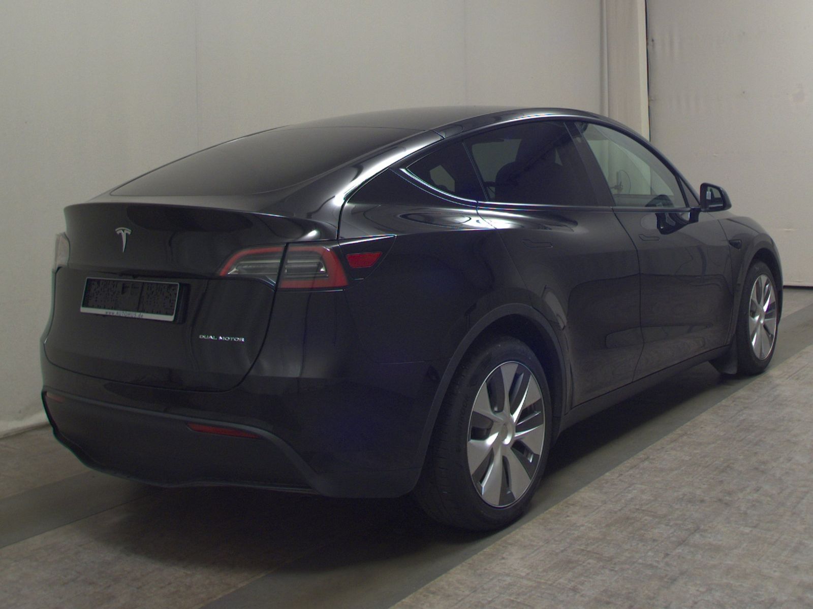 Tesla Model Y Long Range AWD Leder Navi LED Pano RFK foto 4
