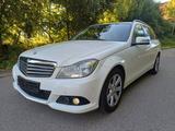 Mercedes-Benz C 250 T-Modell C 250 T CDI BlueEfficiency 4Matic - Mercedes-Benz C 250 aus 2012 mit Diesel-Antrieb: Kombi