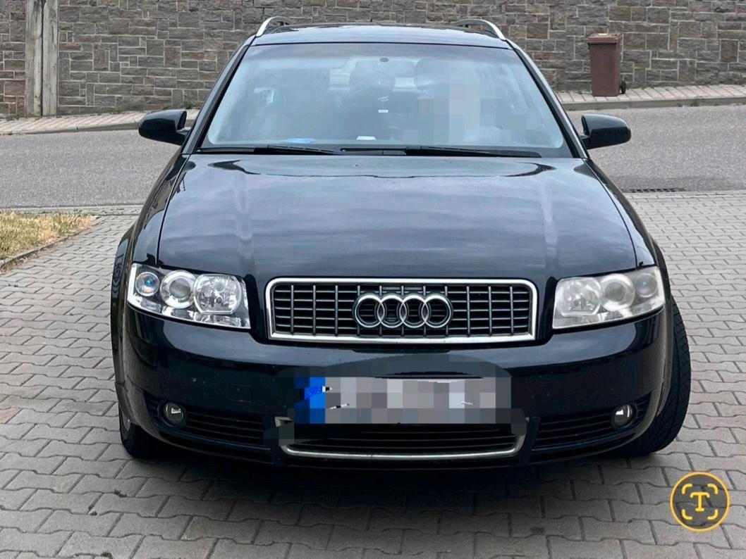 Audi A4 2004 — interior