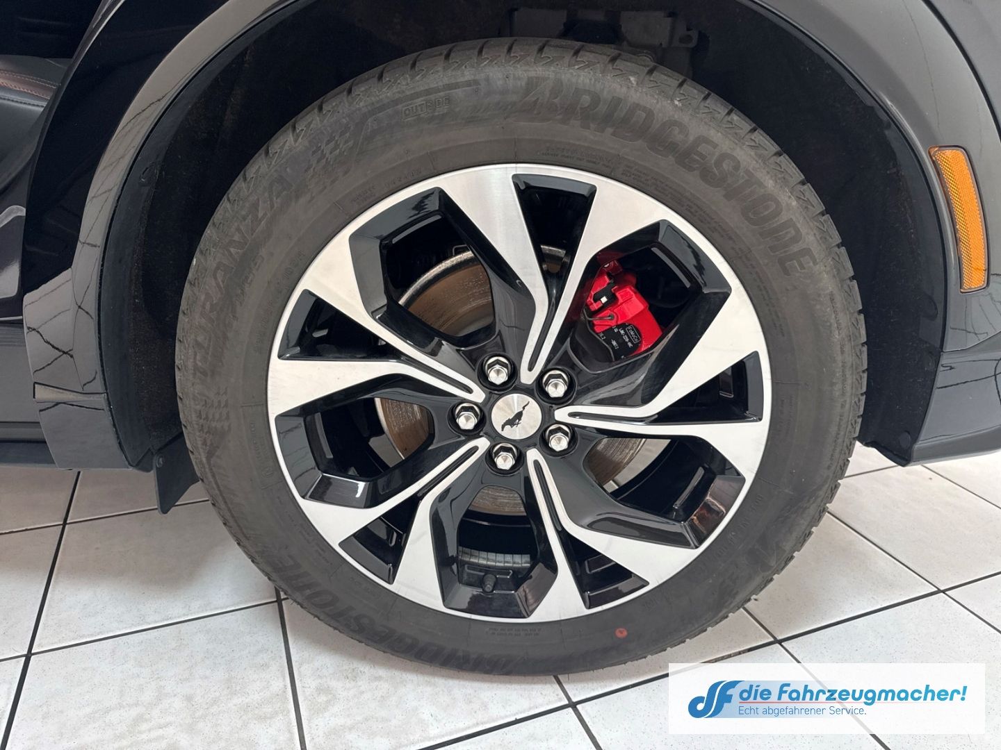 Fahrzeugabbildung Ford Mustang MACH-E Mach-E Premium AWD Navi Digitales