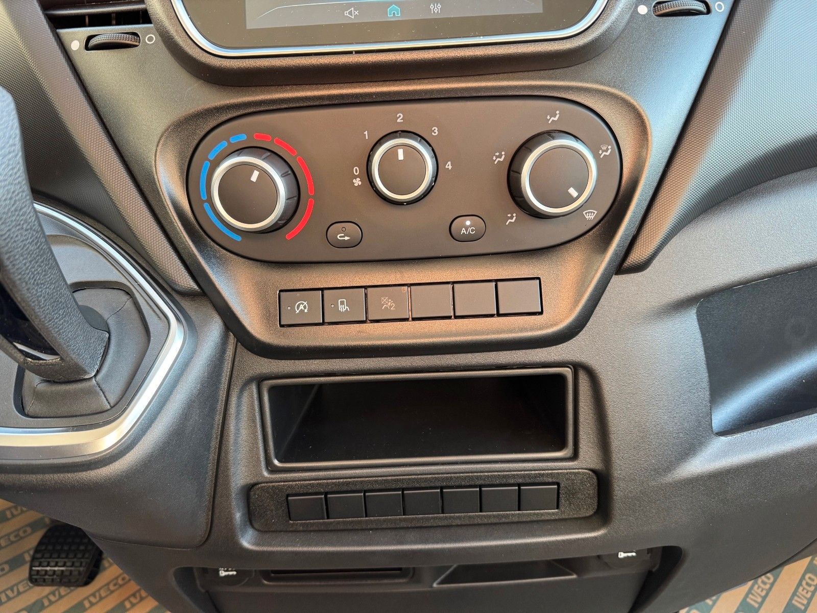 Fahrzeugabbildung Iveco Daily 35S14 A8*R3.450mm*Automatik*Kamera*3Sitze*