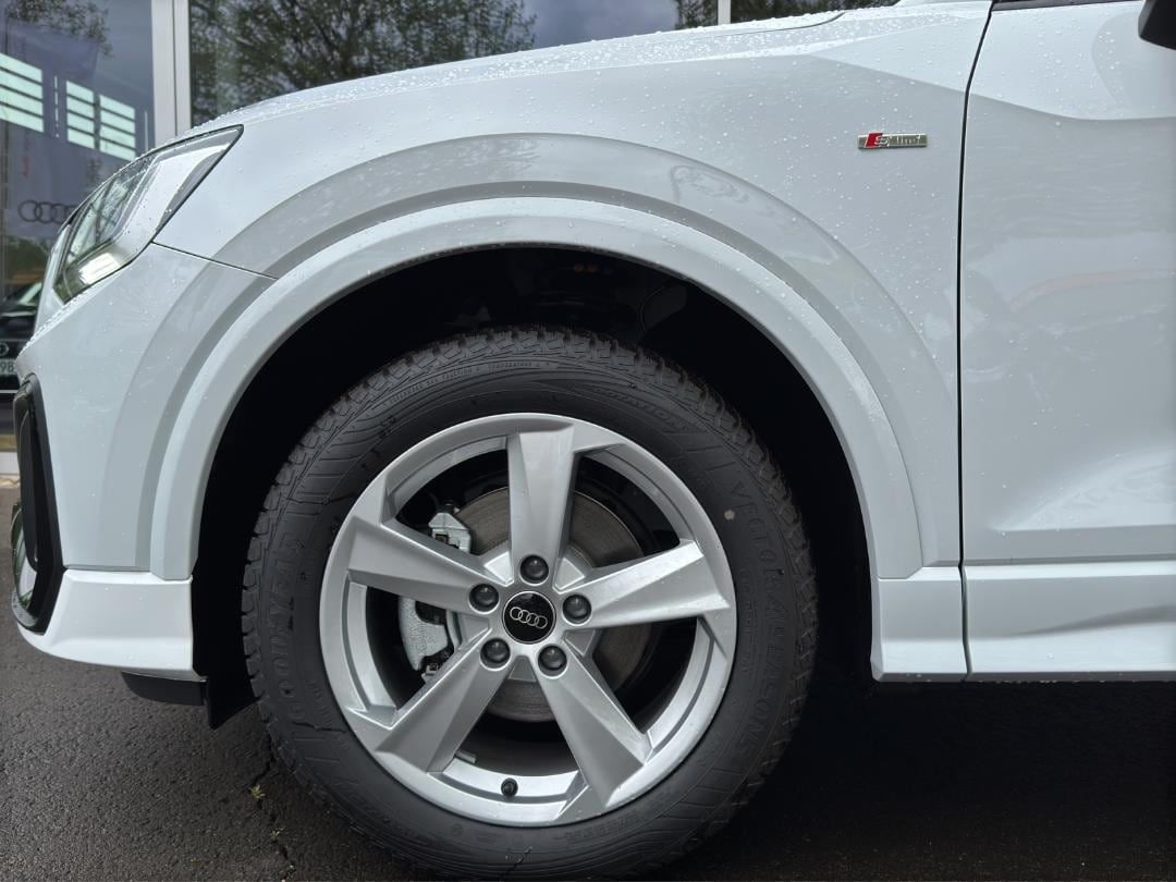 Fahrzeugabbildung Audi Q2 35 1.5 TFSI S-Line Kamera,LED,SHZ,Keyless,PDC