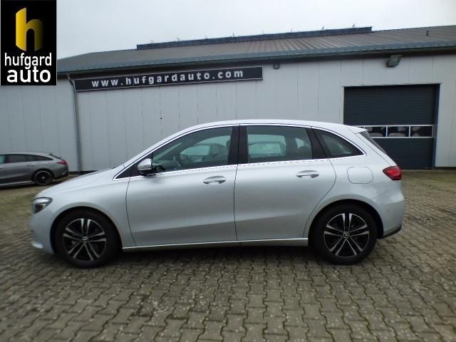 MERCEDES-BENZ B 180 Progressive Line Advanced Verkehrs Assist