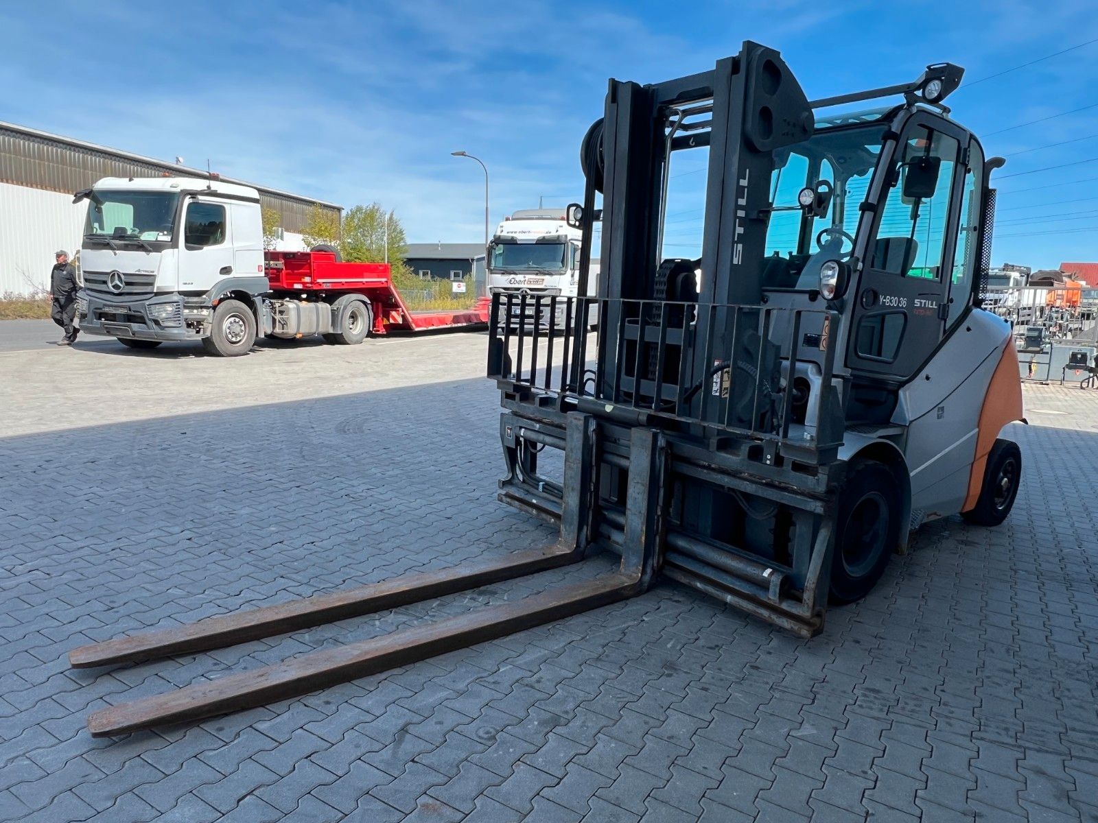 Fahrzeugabbildung Still RX70-80 / Tripex: 4.70m! / Zinkenversteller / SS