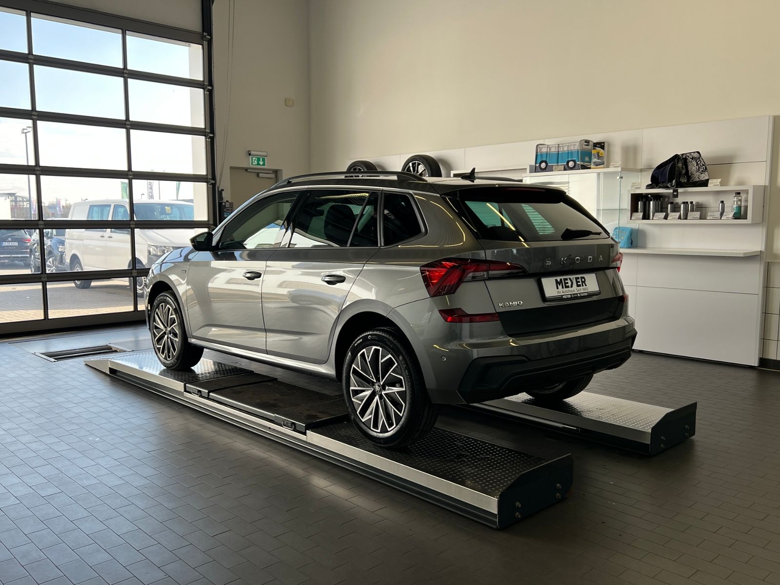 Fahrzeugabbildung SKODA Kamiq Tour 1.0 TSI DSG *AHK, Matrix-LED, Kamera*