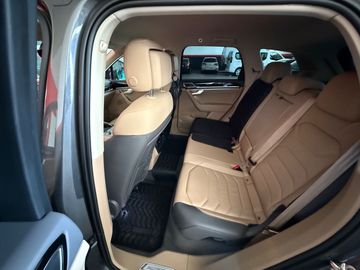 Volkswagen Touareg - 9