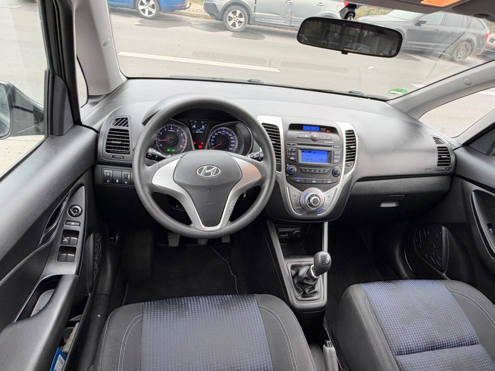 Hyundai ix20 2012 — photo 9