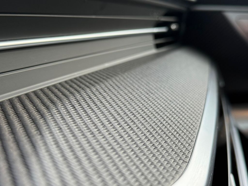 AUDI RS6 Avant PERFORMANCE/ STANDHZG./ B&O/ 22"/ PANO AUDI RS6 Avant PERFORMANCE/ STANDHZG./ B&O/ 22"/ PANO