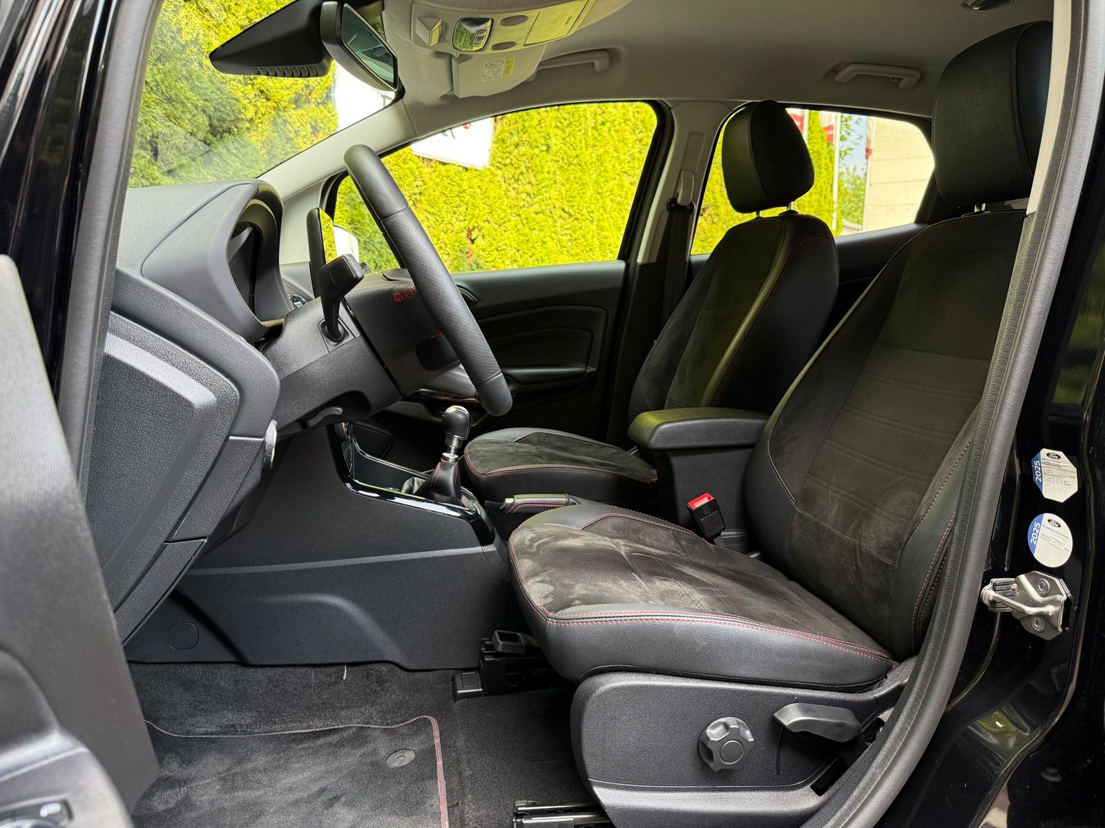 Fahrzeugabbildung Ford EcoSport 1.0EB ST-Line LED+NAV+SHZ+KAM+B&O+ALCAN