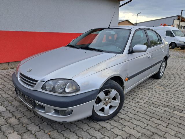 Toyota Avensis 2.0 linea sol