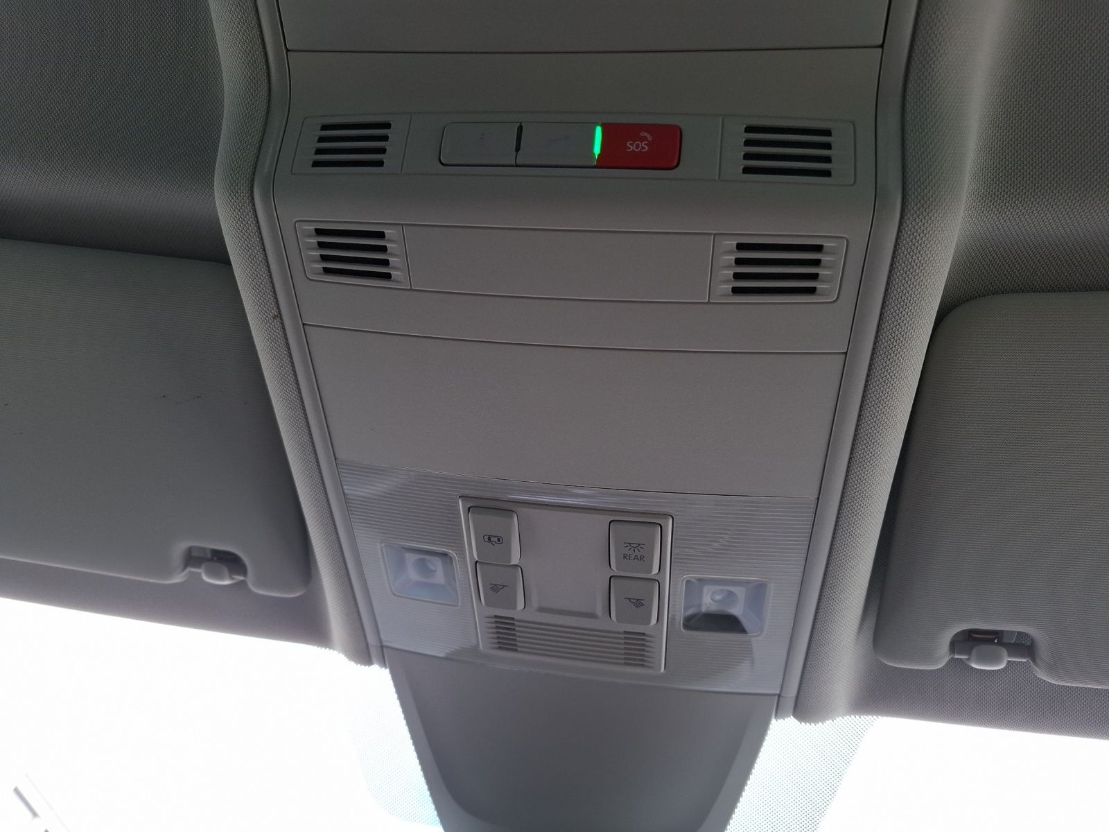 Fahrzeugabbildung Volkswagen Tiguan TDI Elegance DSG 4Mo Matrix AHK Navi AIF´