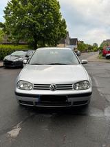 Volkswagen Günstiger treuer Golf IV zu verkaufen - Volkswagen Golf: Günstig