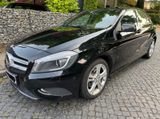 Mercedes-Benz A 180 Automatik Pano Navi Sportsitze Kamera Top - Mercedes-Benz A-Klasse in Hamburg