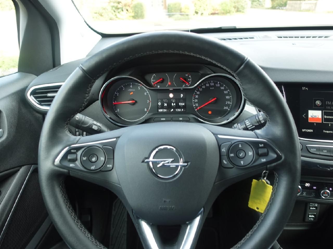 Fahrzeugabbildung Opel Crossland 1,2 Elegance Automatik