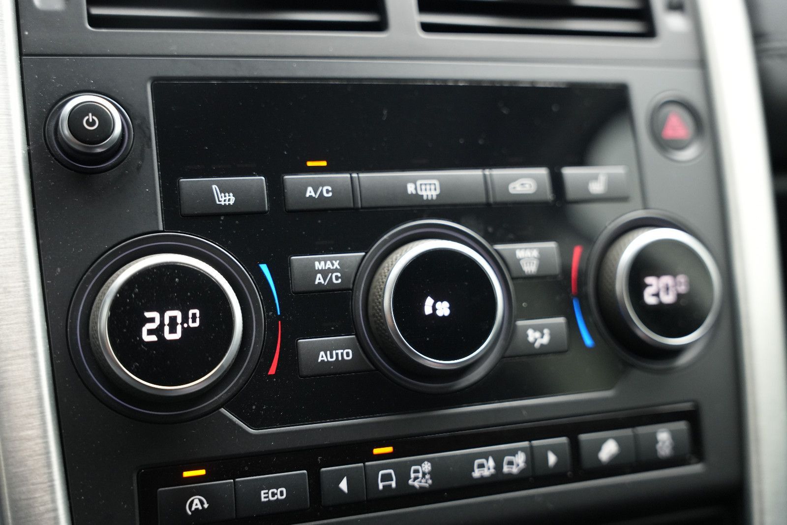 Fahrzeugabbildung Land Rover Discovery Sport SE AWD *Kamera*Navi*SHZ