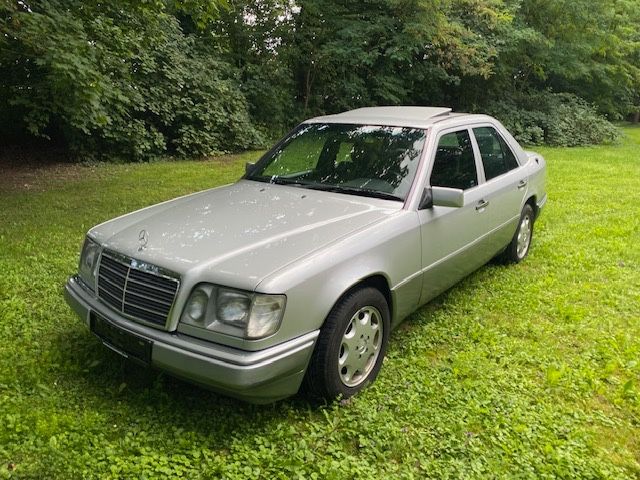 Mercedes-Benz E 300 Diesel, Klima, 5-Gang, Oldtimer