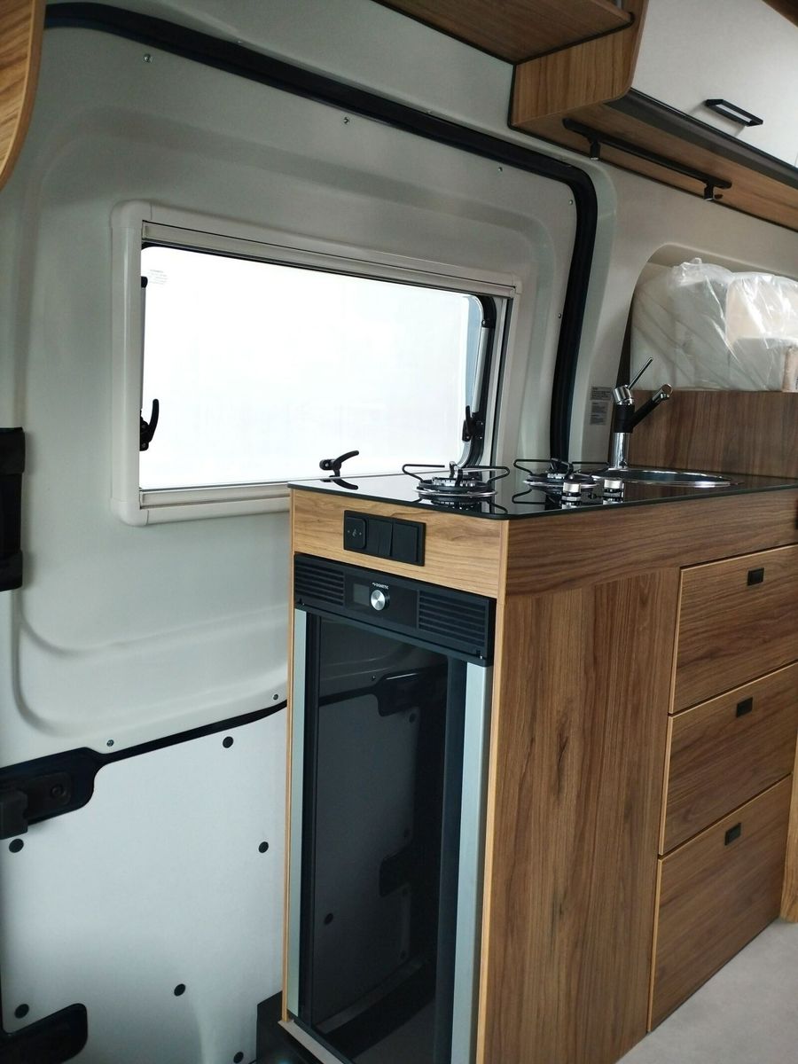 Fahrzeugabbildung Karmann Dexter 4x4 DE 570 AW Klima, RFK, El. Trittstufe