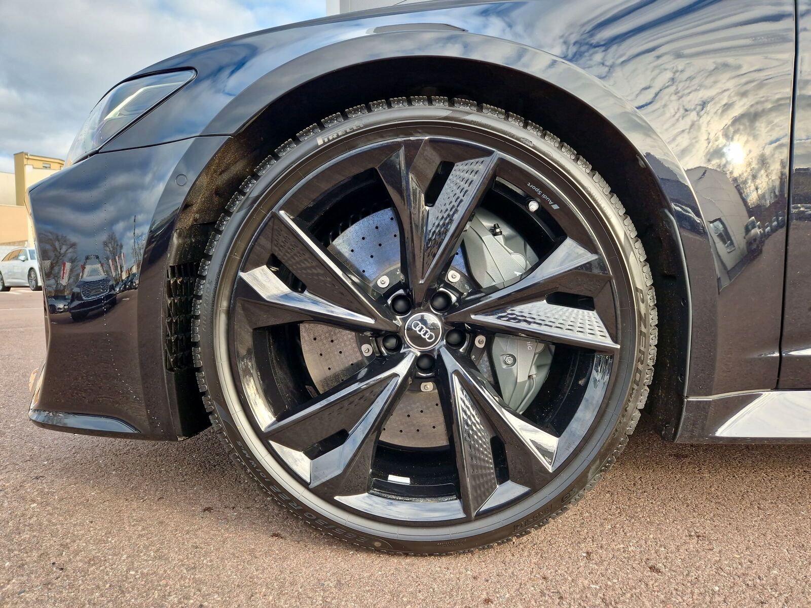 Fahrzeugabbildung Audi RS6 Avant DYNAMIK+ KERAMIK AHK NACHT LUFT B&O