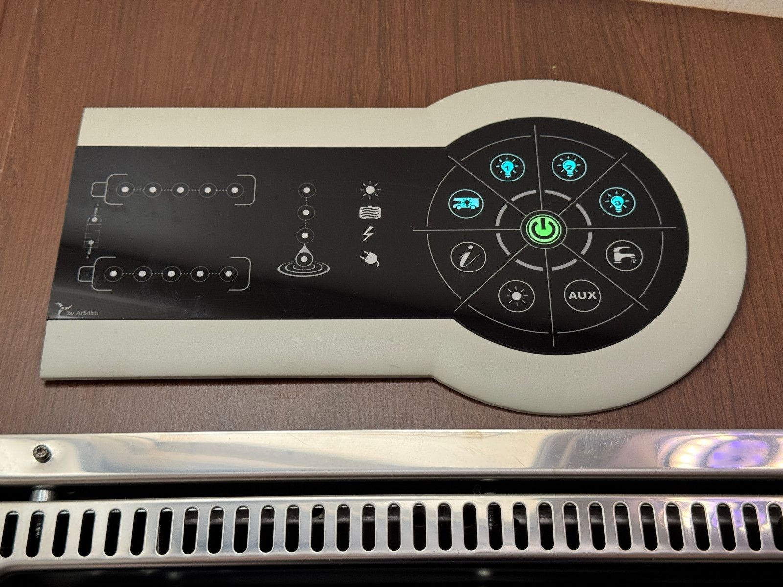 Fahrzeugabbildung Ahorn ALASKA TE PLUS AUTOMATIK SOLAR TV LUFTFEDERUNG