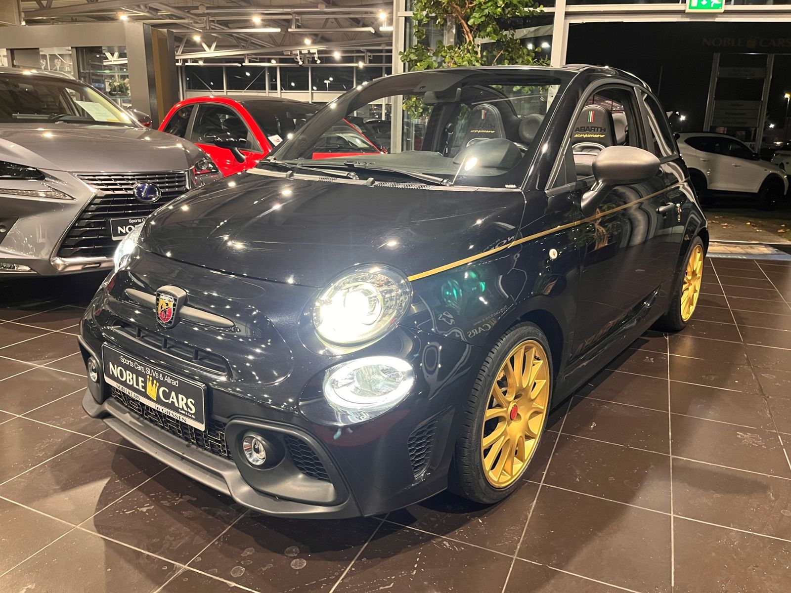 Fahrzeugabbildung Abarth 595C Scorpioneoro Turismo - 2000 Stk weltweit!