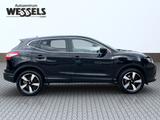 Nissan Qashqai 360° 1,2 - Nissan Qashqai: Schwarz