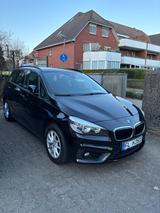 BMW 214d Active Tourer - TÜV 02/27 - schwarze BMW 214 Active Tourer