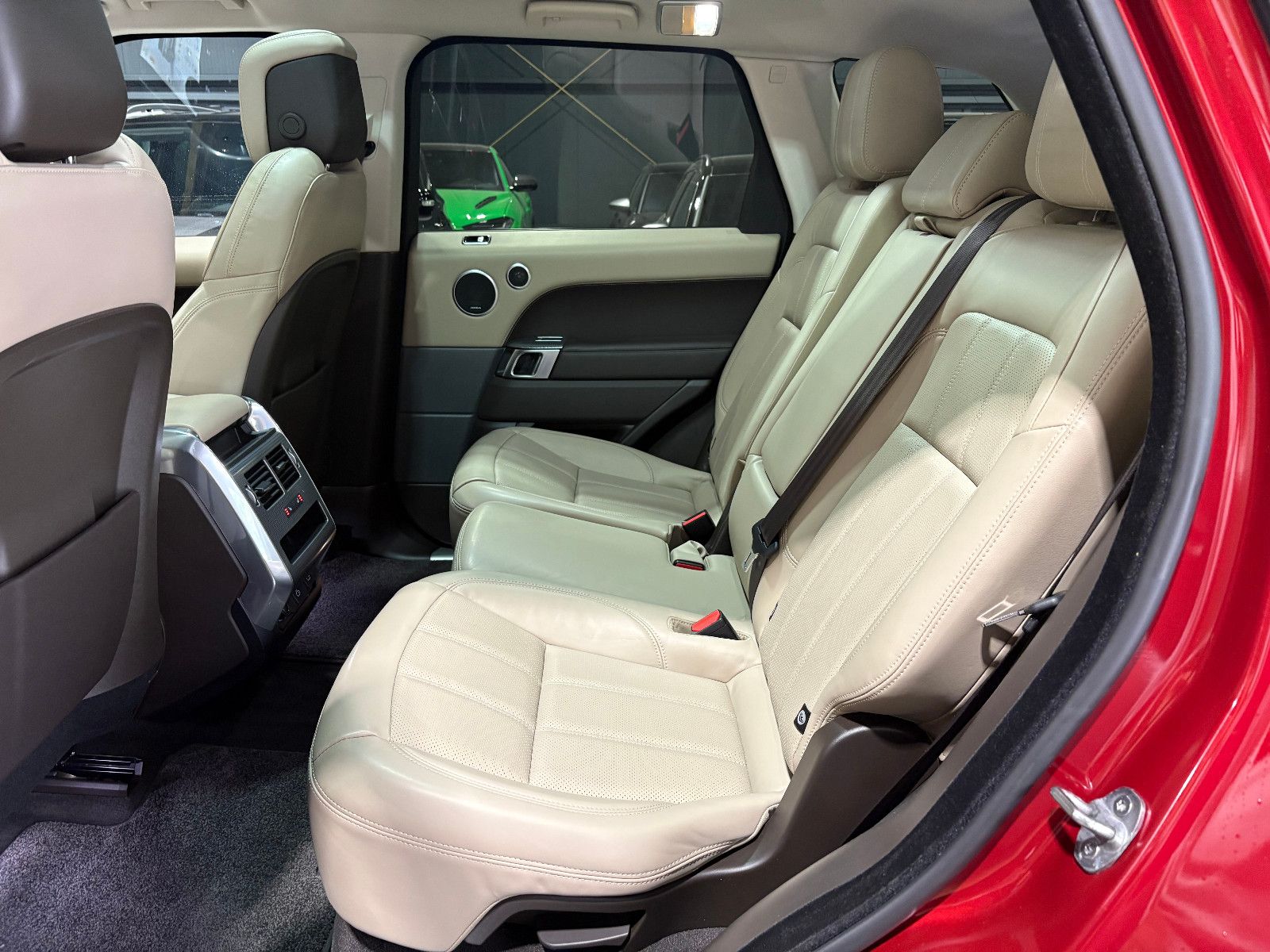 Fahrzeugabbildung Land Rover Range Rover Sport HSE Dynamic Hybrid/PANO/MEMORY